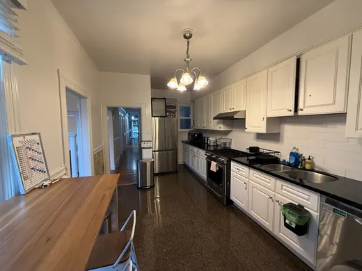 Unit 2332: kitchen