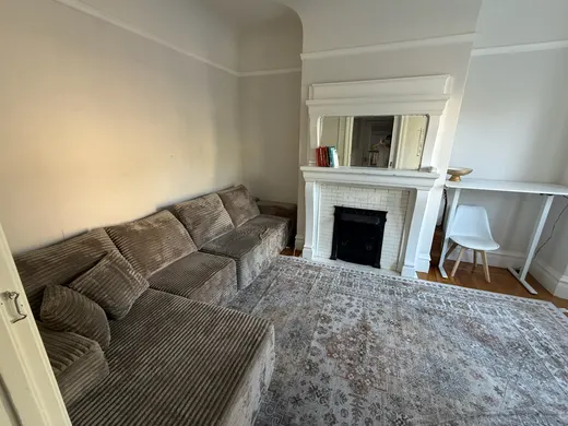 Unit 550: shared space, the sofa side